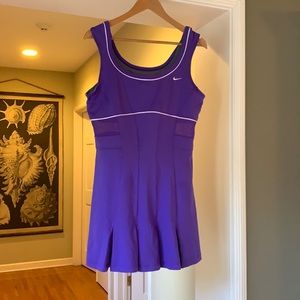 NIKE Classic Tennis Dress. Women’s XL. Internal bra.